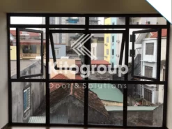 Cửa sổ mở hất 3 cánh
